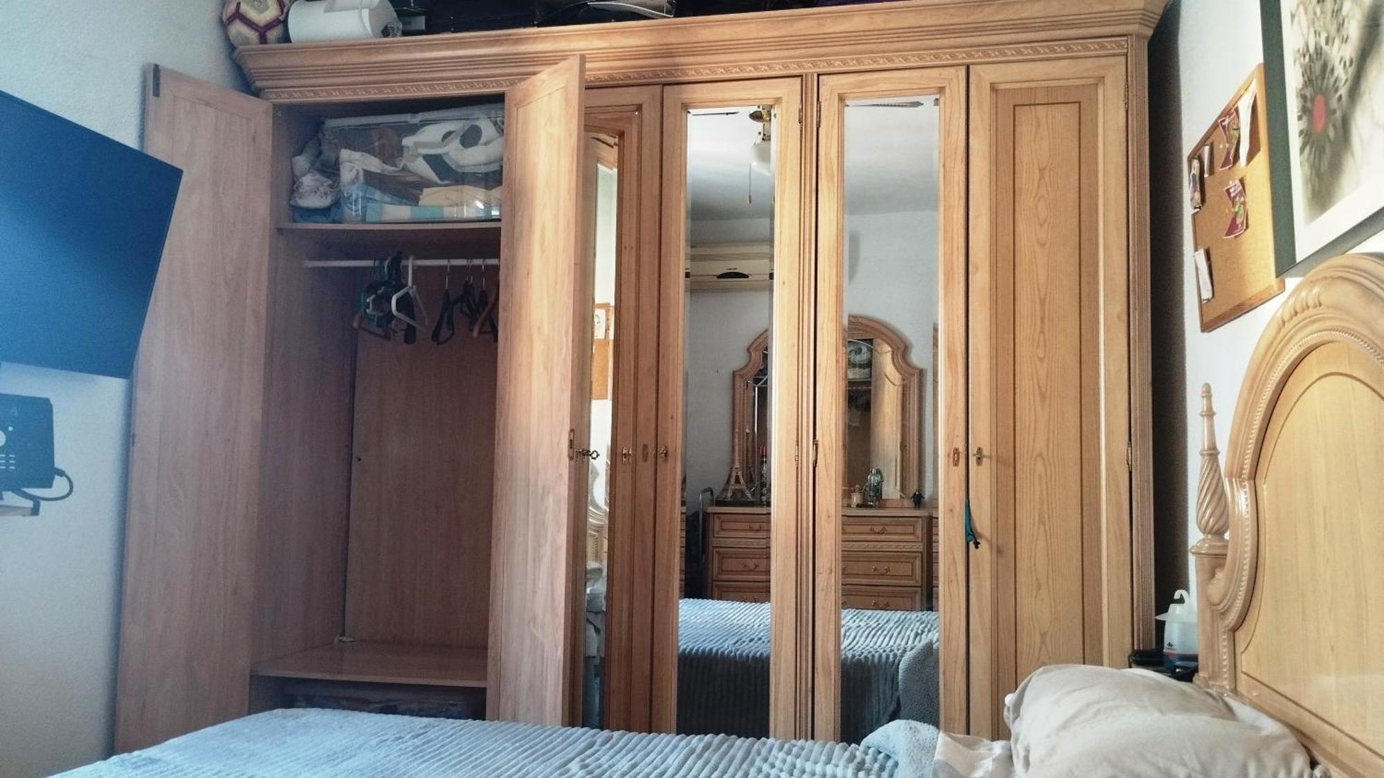 Privadas Con Cama Doble En Habitación en casa particular Sevilla